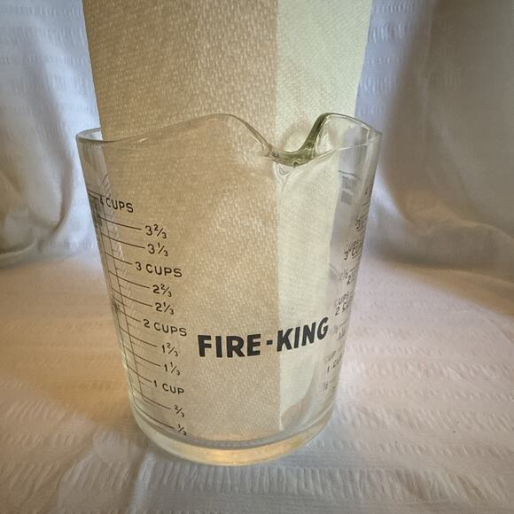 Vintage 4–Cup Fire King Measuring Cup with Blue Lettering #499 - Picture 10 of 14